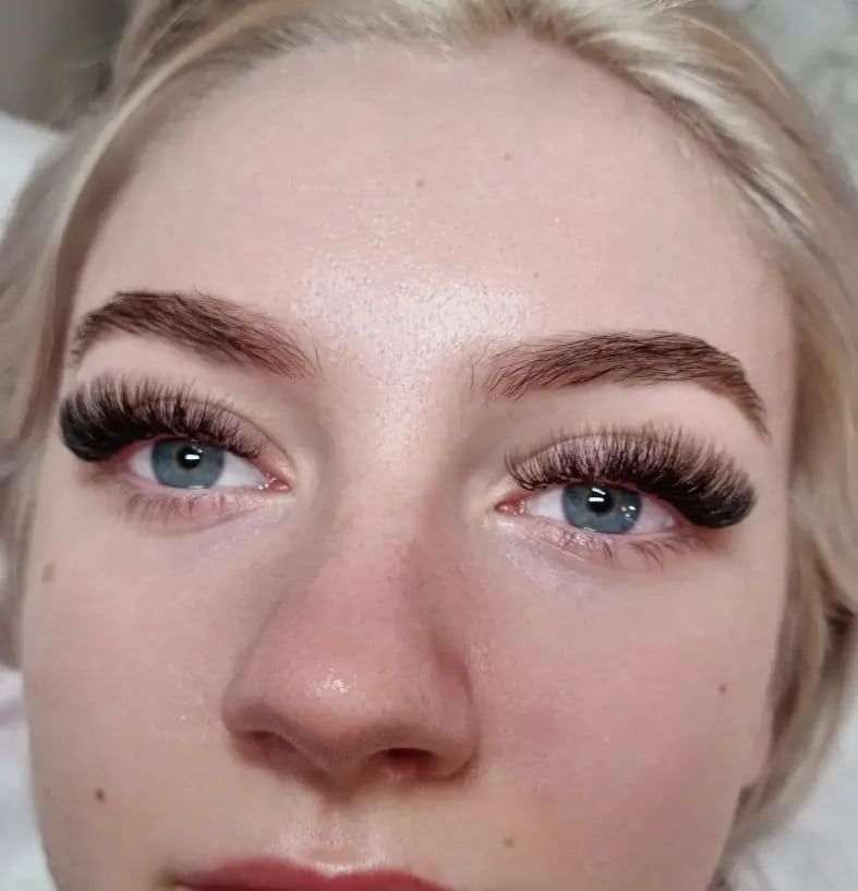 example of classic eyelash extension