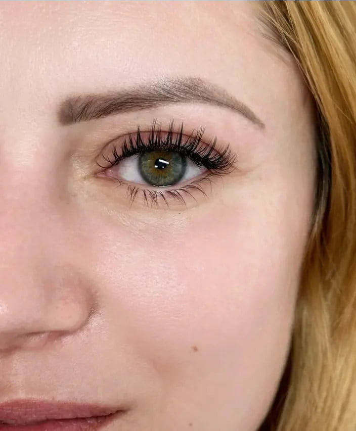 photos of classic eyelash extensions