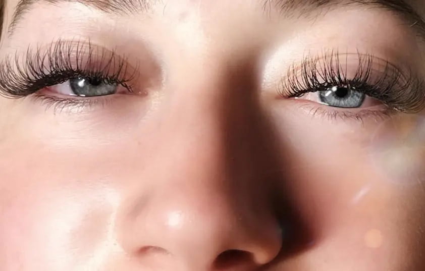 example of natural classic lashes