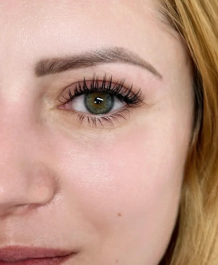 example of classic lashes extensions