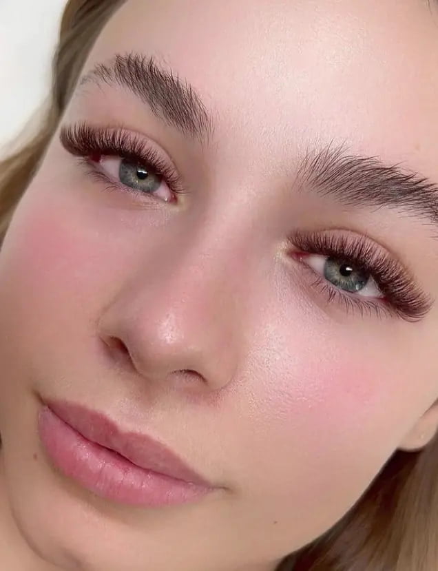 example of colouring eyelashes