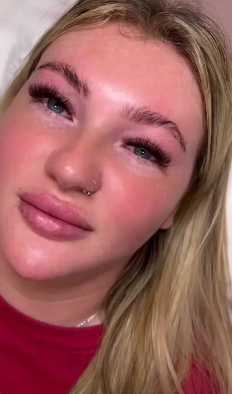 example of eyelash colouring