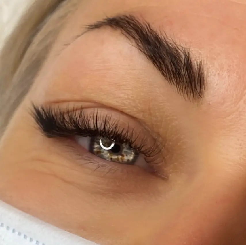 example of foxy eyes lash extensions