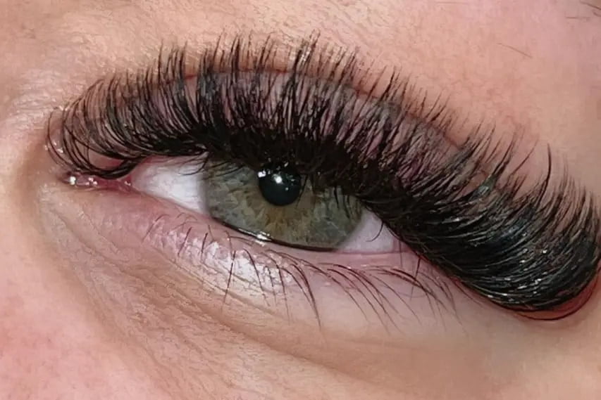 example of eyelash extension hybrid