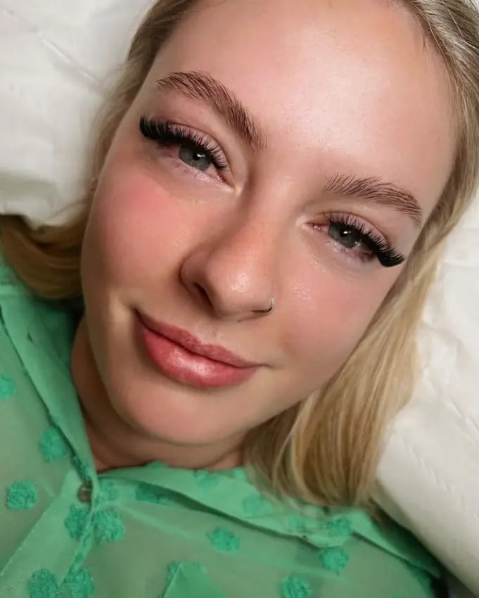 example of hybrid lashes near me