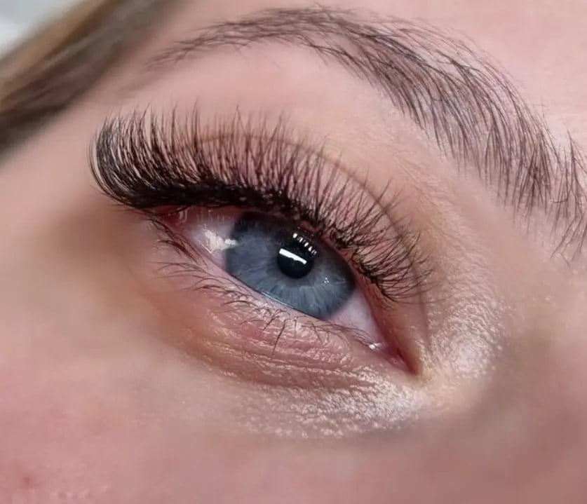 example of hybrids eyelashes