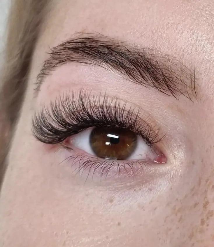 example of lash extensions hybrid