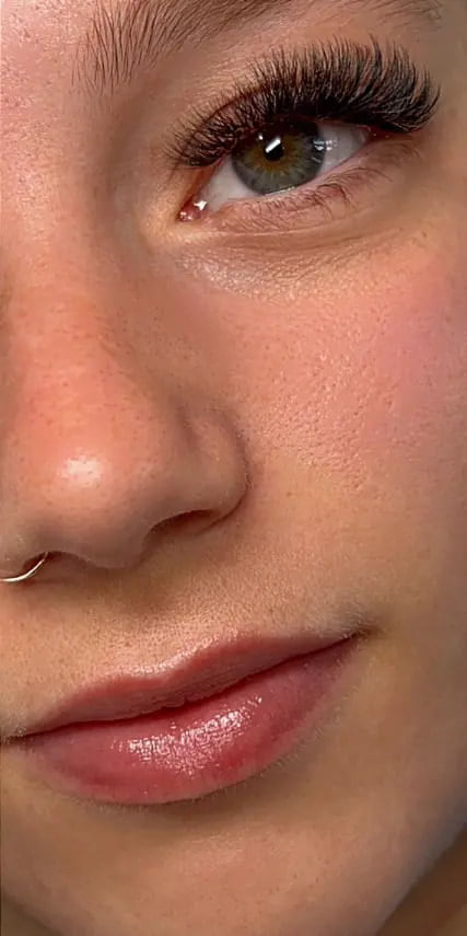 example of luxury hybrid lash extensions