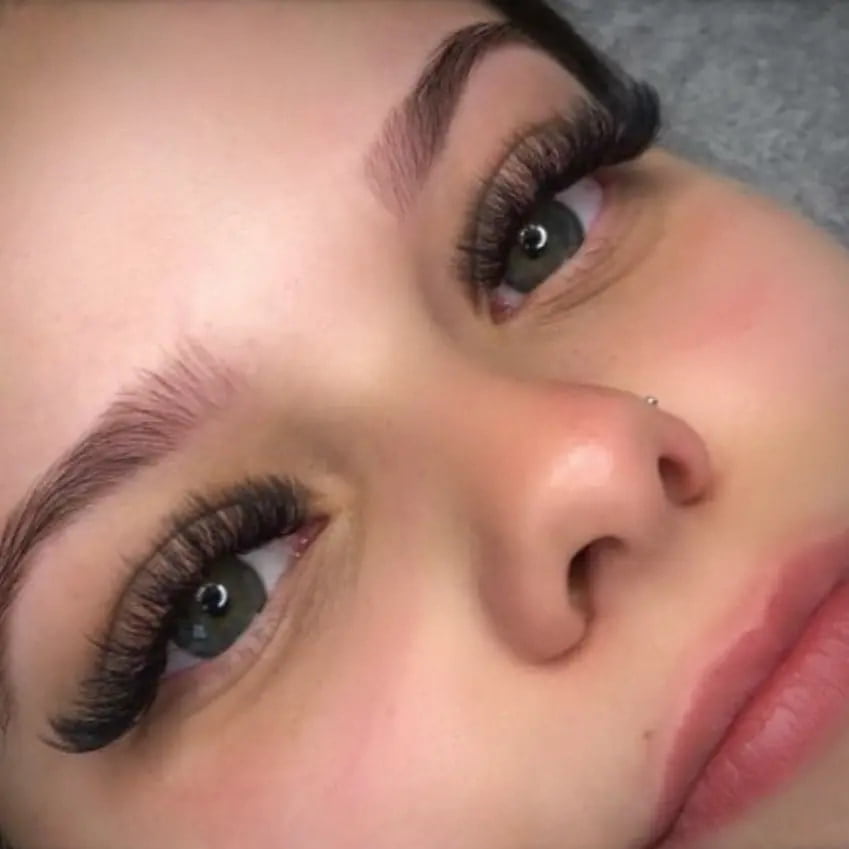 example of natural hybrid lashes
