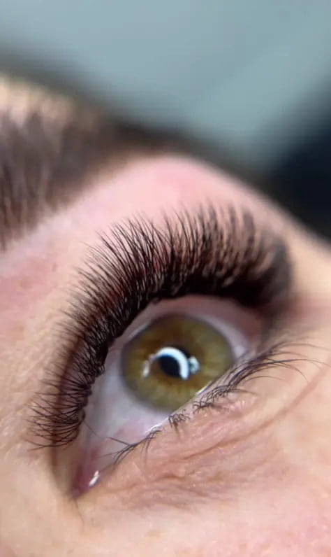 example of premium hybrid lash extensions