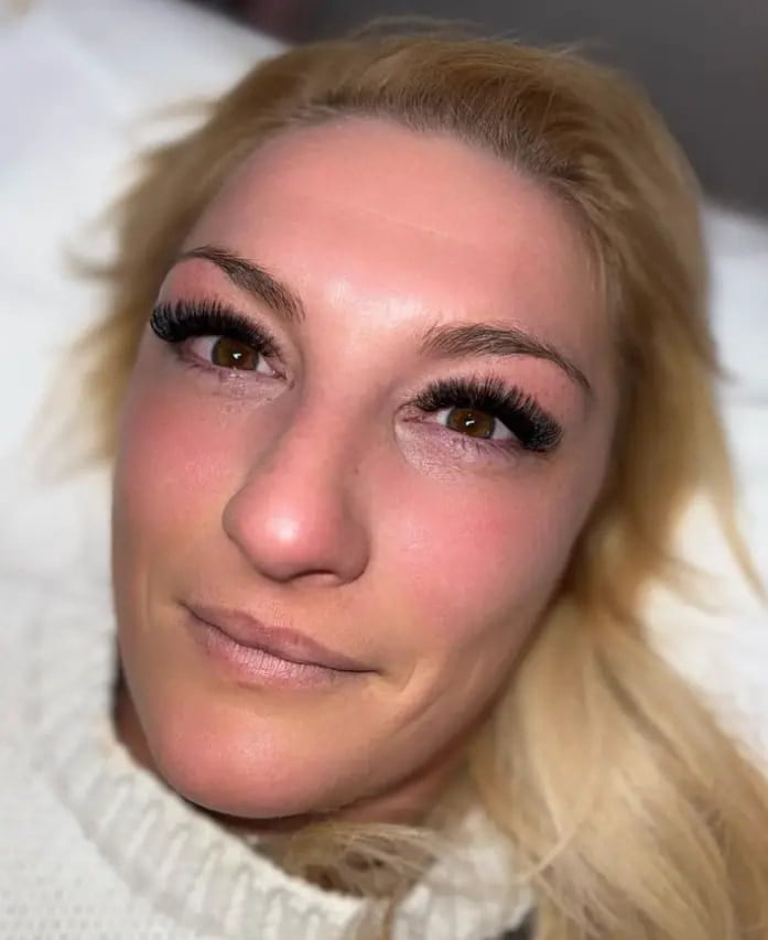 example of eyelash russian