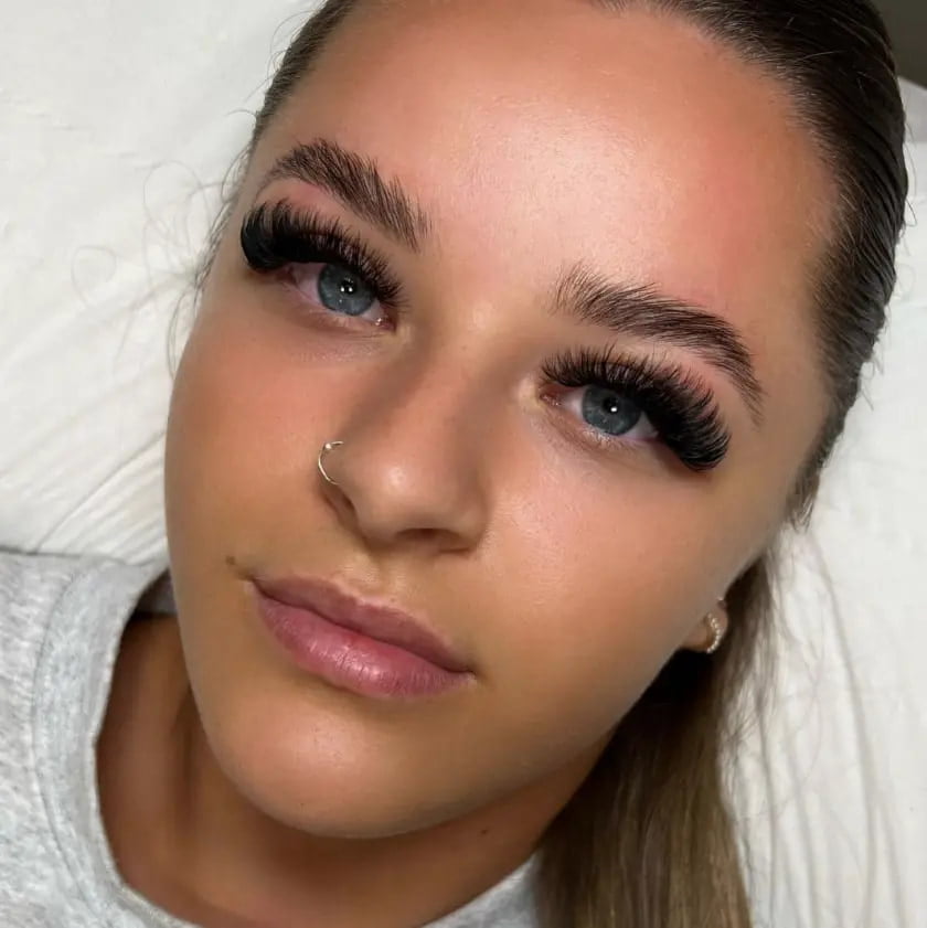 example of full set russian lashes