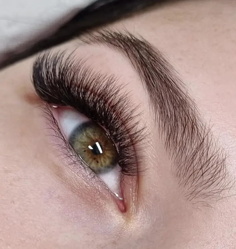 example of natural russian lashes