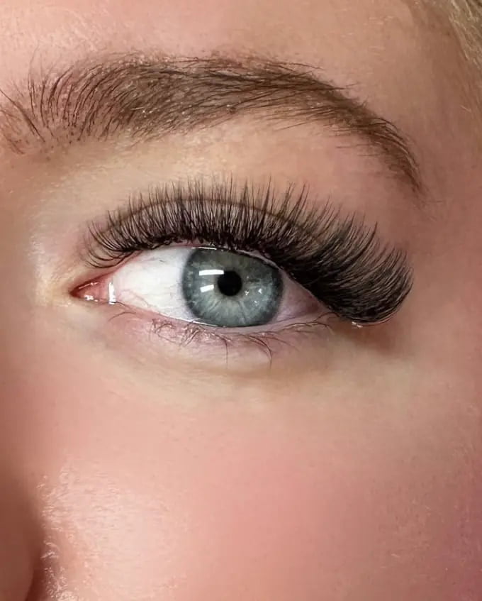 example of russian eyelash exension