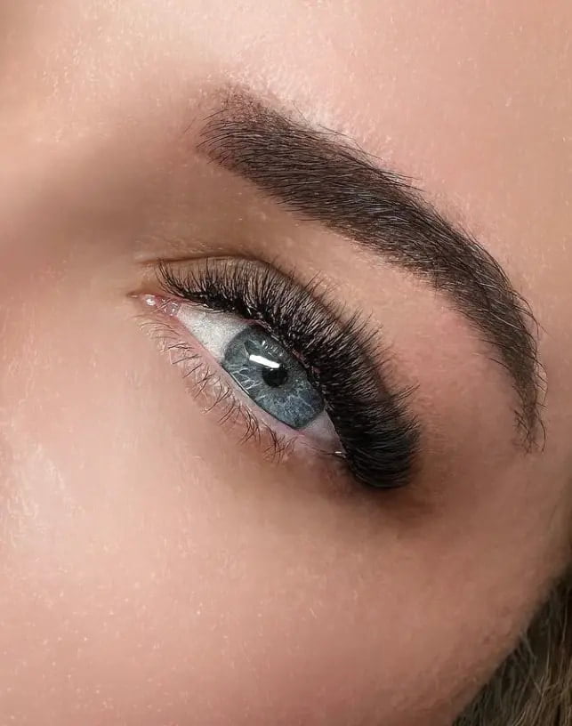 example of russian eyelashes near me