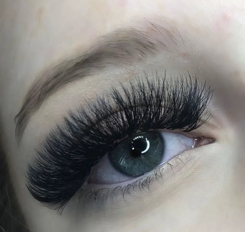 example of russian lashes maintenance