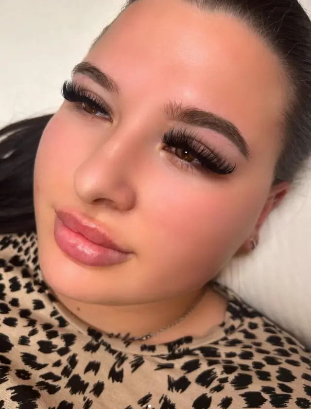 example of russian set lashes